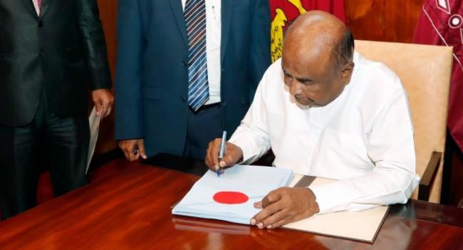 VAT திருத்த சட்டமூலத்தில் சபாநாயகர் கைச்சாத்து